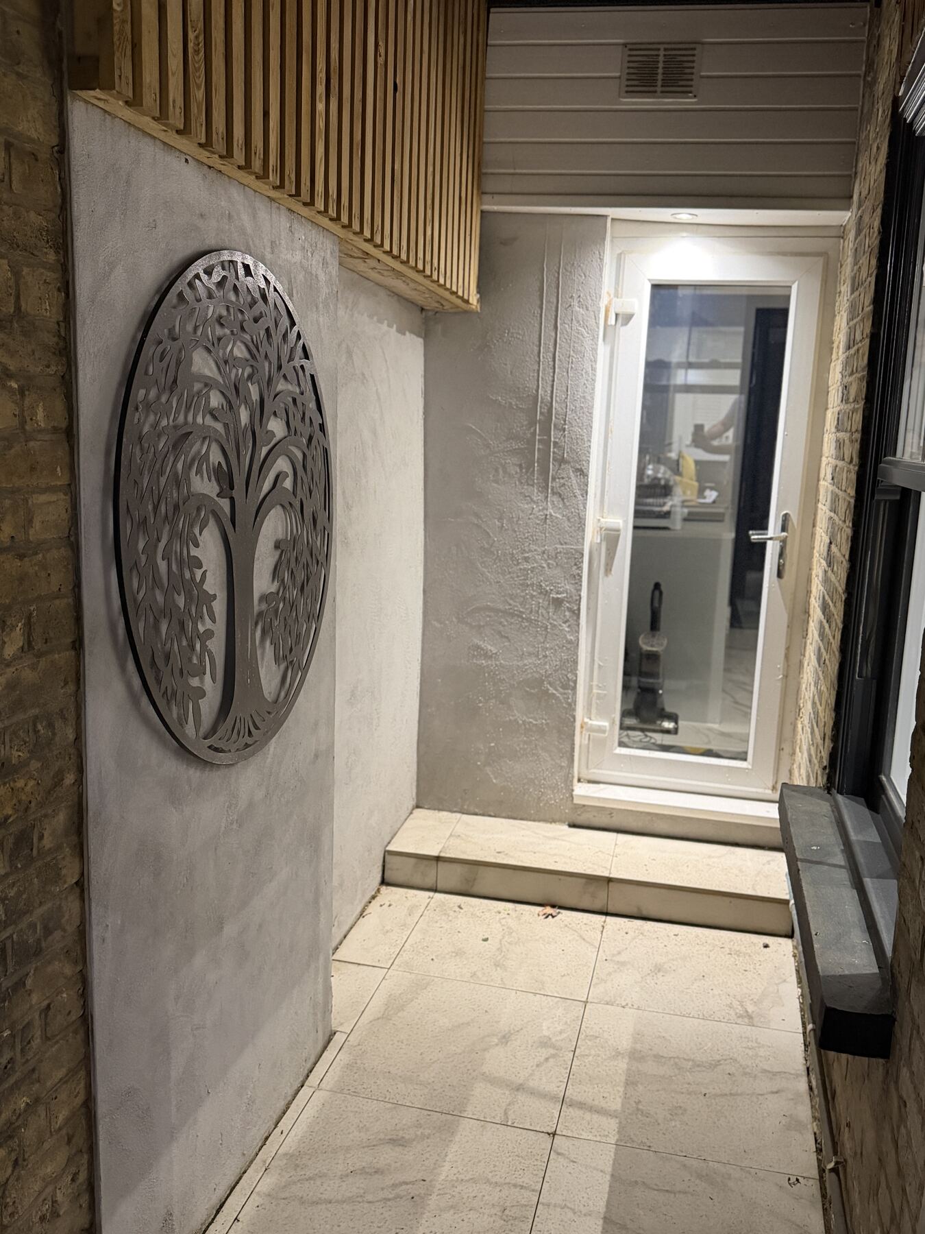 Feature interior centrepiece and lighting detail