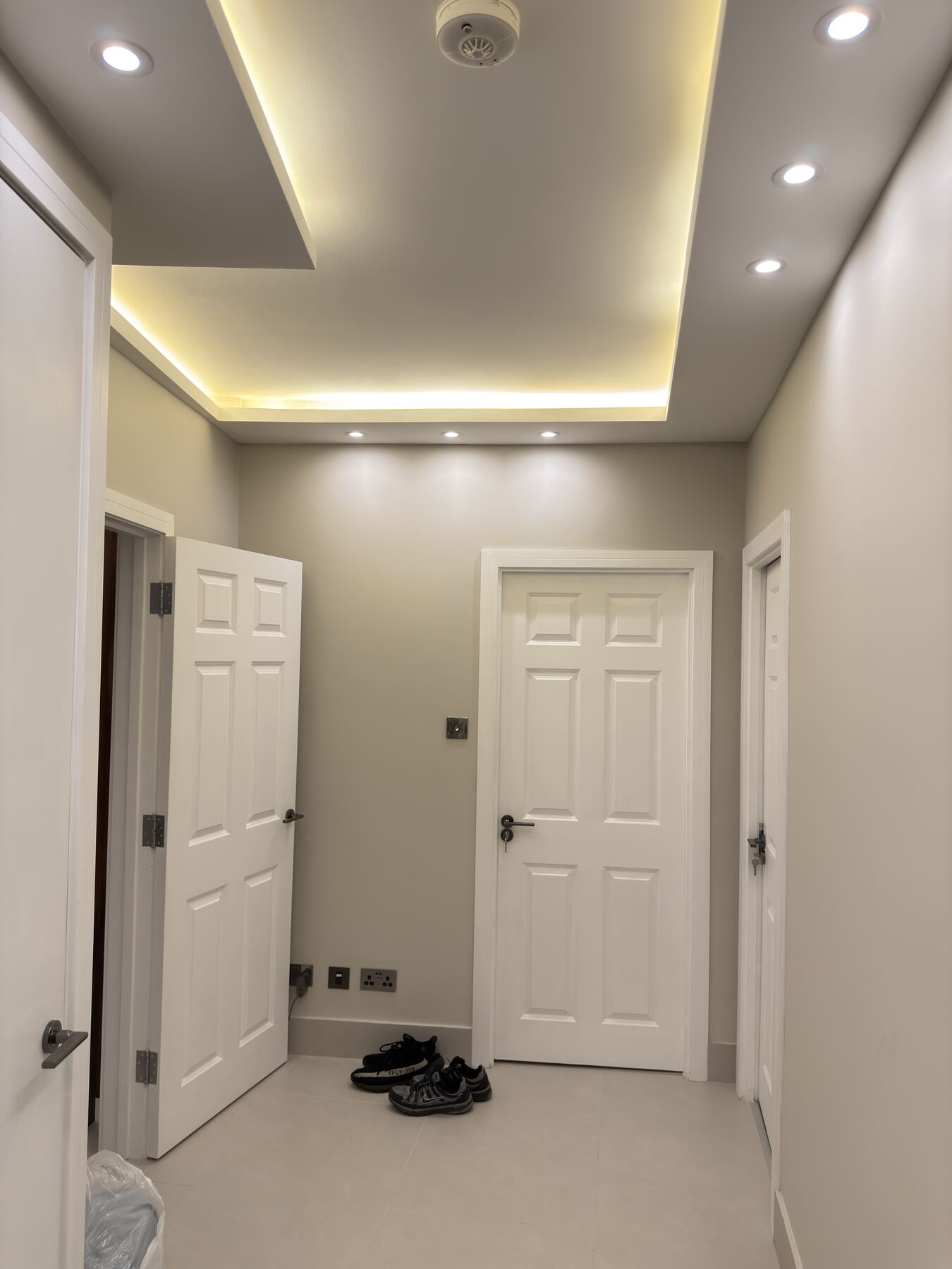 Finished hallway and passage detail